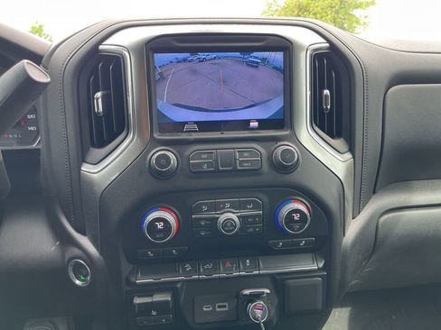 Used 2022 Chevrolet Silverado 2500 LT w/ Convenience Package image 14