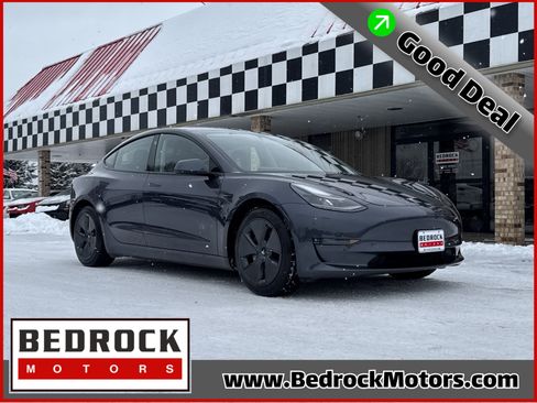 Used 2022 Tesla Model 3 Long Range image 1