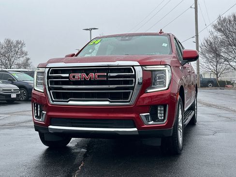 Used 2024 GMC Yukon XL SLT image 2