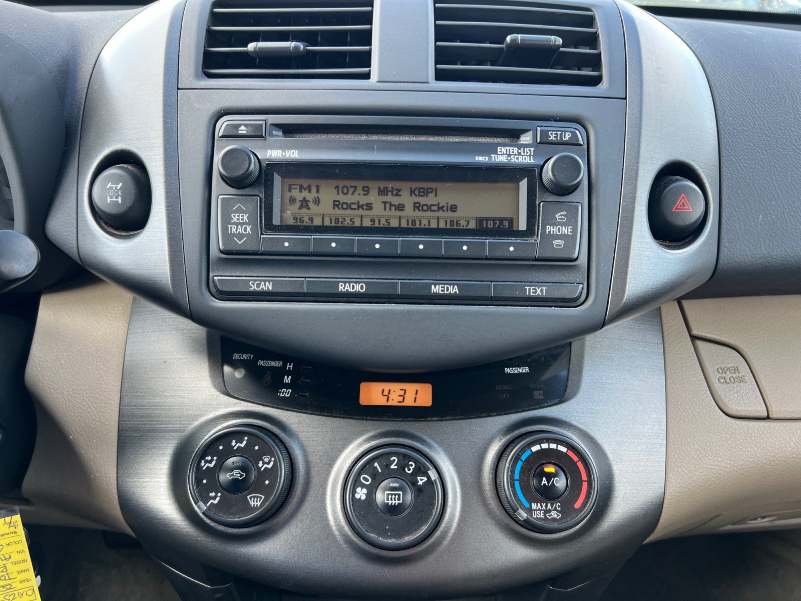Used 2012 Toyota RAV4 4WD w/ Value Pkg image 27