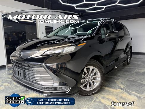 Used 2026 Toyota Sienna XLE FWD image 1