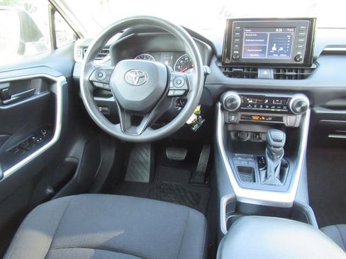 Used 2019 Toyota RAV4 LE FWD image 13