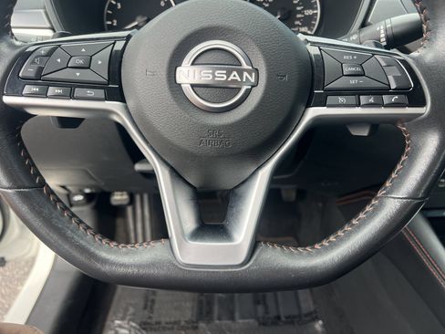Used 2024 Nissan Altima 2.5 SR FWD image 9