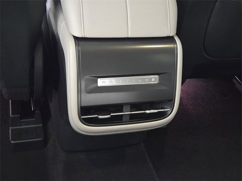 New 2026 Lincoln Nautilus Premier image 16