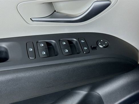 Certified 2023 Hyundai Tucson SE image 13