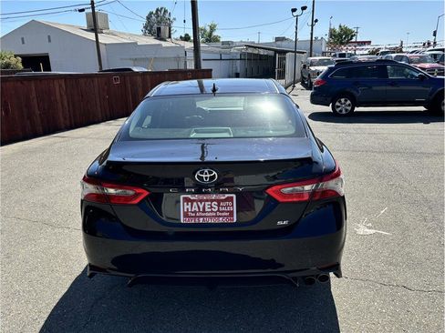 Used 2019 Toyota Camry SE image 6