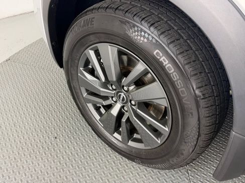 Used 2023 Nissan Pathfinder SV image 58