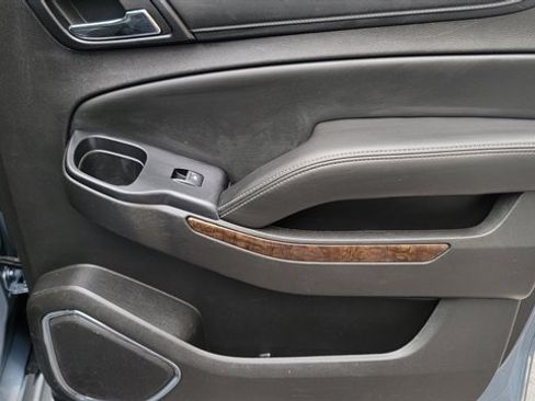 Used 2016 Chevrolet Suburban LT w/ Luxury Package image 40