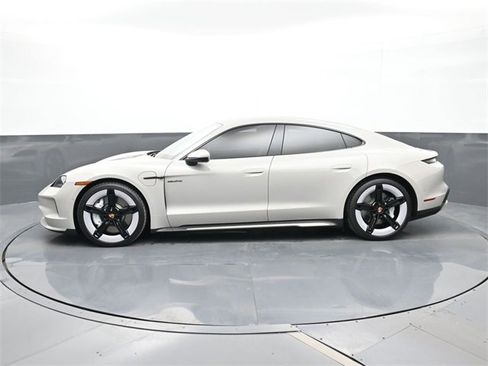 New 2025 Porsche Taycan 4S image 2