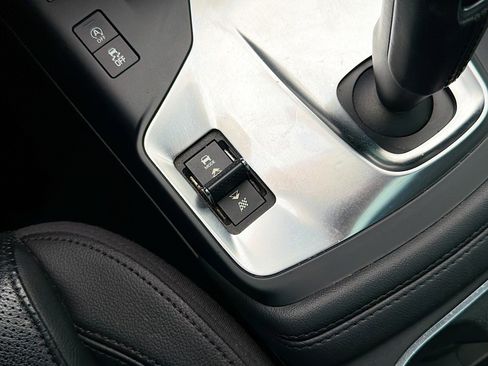 Used 2018 Jaguar E-PACE S image 30