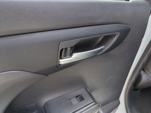 Used 2020 Toyota Highlander XLE image 23