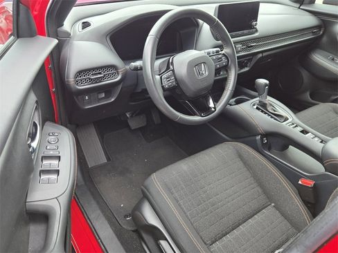 Used 2023 Honda HR-V Sport image 9