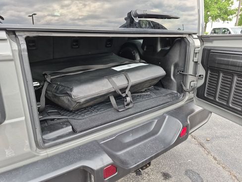 Used 2022 Jeep Wrangler Unlimited Sport w/ Xtreme Recon 35" Tire Package AWD/4WD image 30