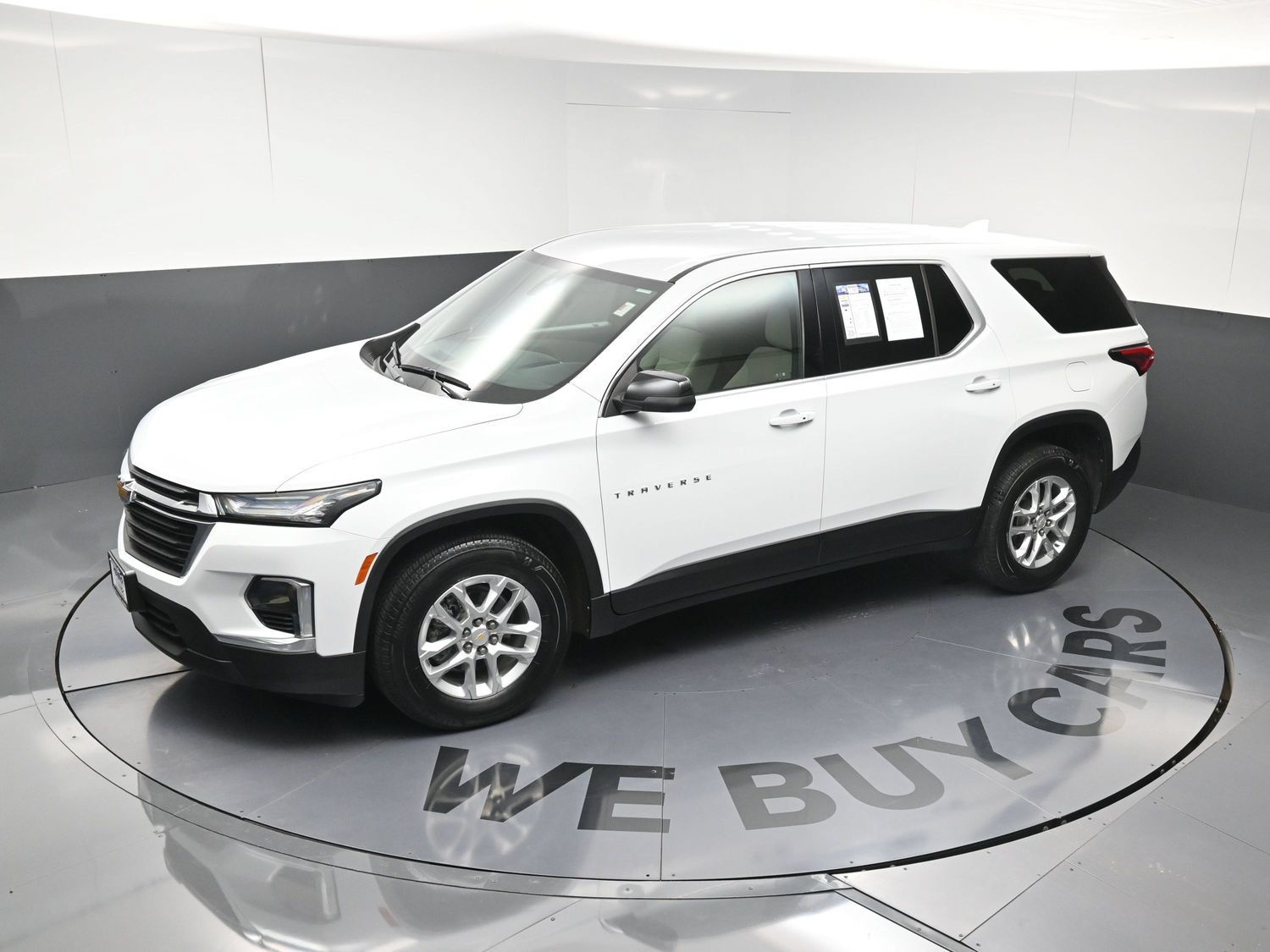 Used 2022 Chevrolet Traverse LS FWD image 29