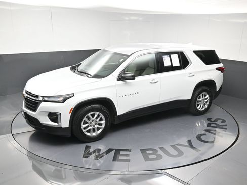 Used 2022 Chevrolet Traverse LS FWD image 29