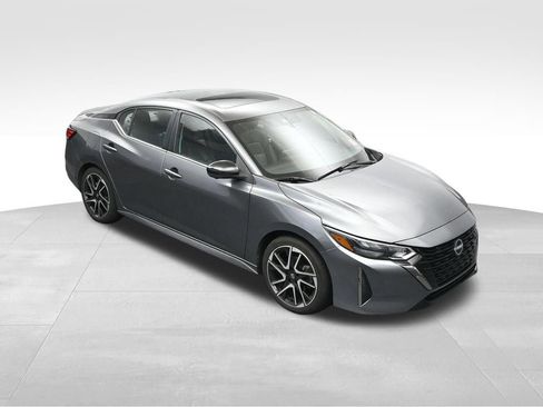 Used 2024 Nissan Sentra SR w/ SR Premium Package FWD image 24
