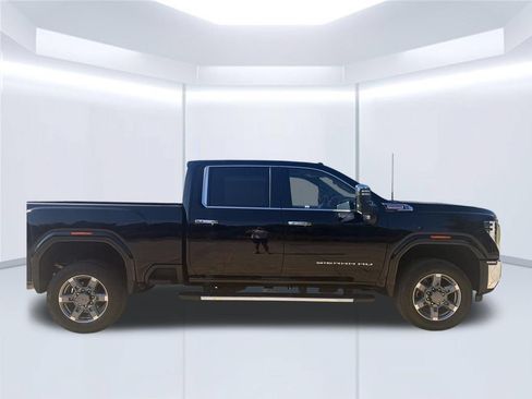 Used 2025 GMC Sierra 3500 SLT w/ SLT Premium Package AWD/4WD image 4