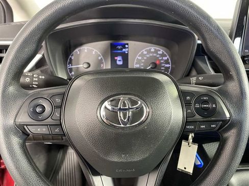 Used 2025 Toyota Corolla LE FWD image 14