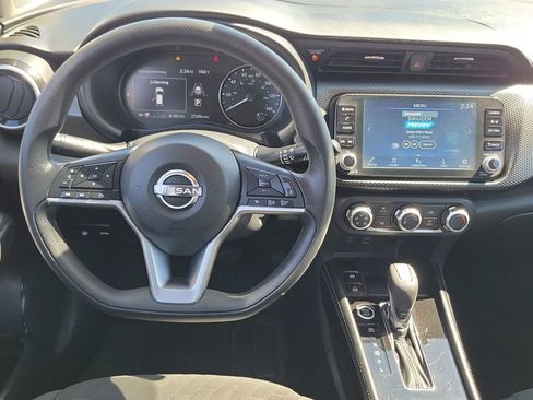 Used 2023 Nissan Kicks SV image 11