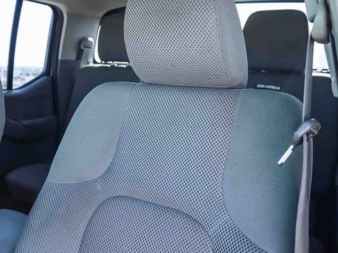 Used 2015 Nissan Frontier SV w/ SV Value Truck Package RWD image 26
