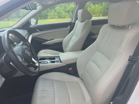 Used 2021 Honda Accord Touring image 15