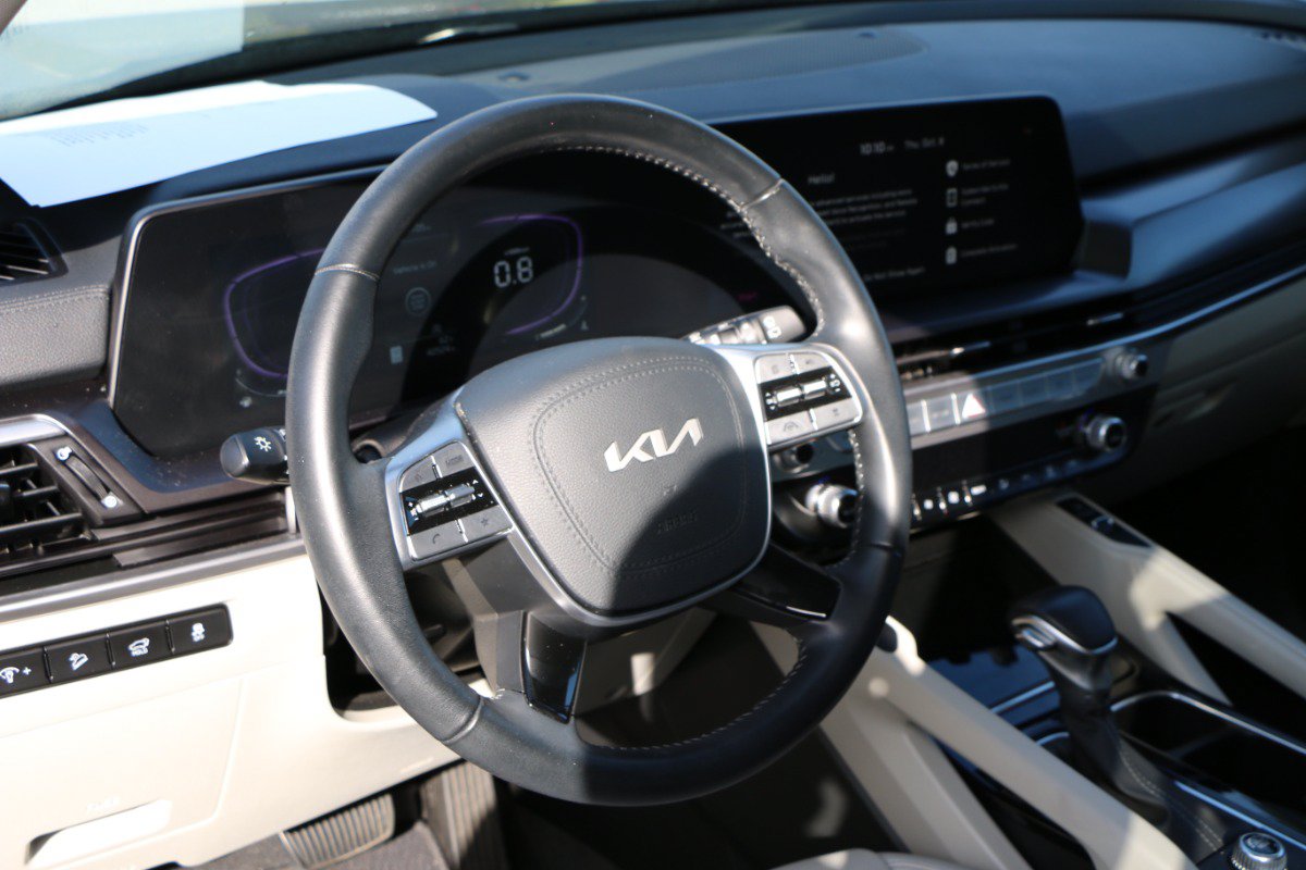 Used 2025 Kia Telluride S FWD image 16