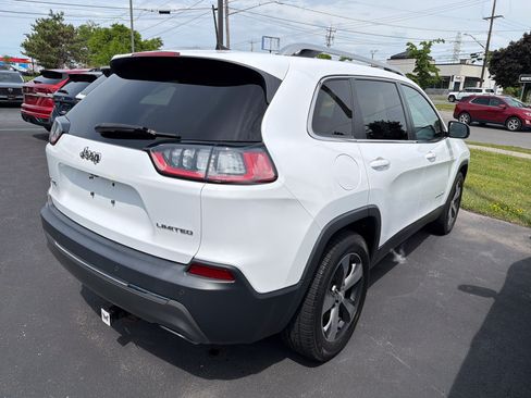 Used 2019 Jeep Cherokee Limited AWD/4WD image 7