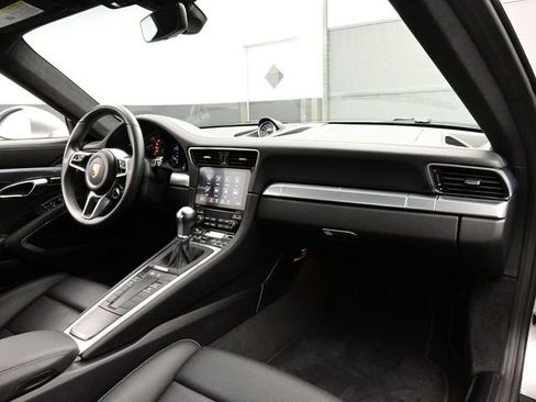 Used 2019 Porsche 911 Carrera image 15