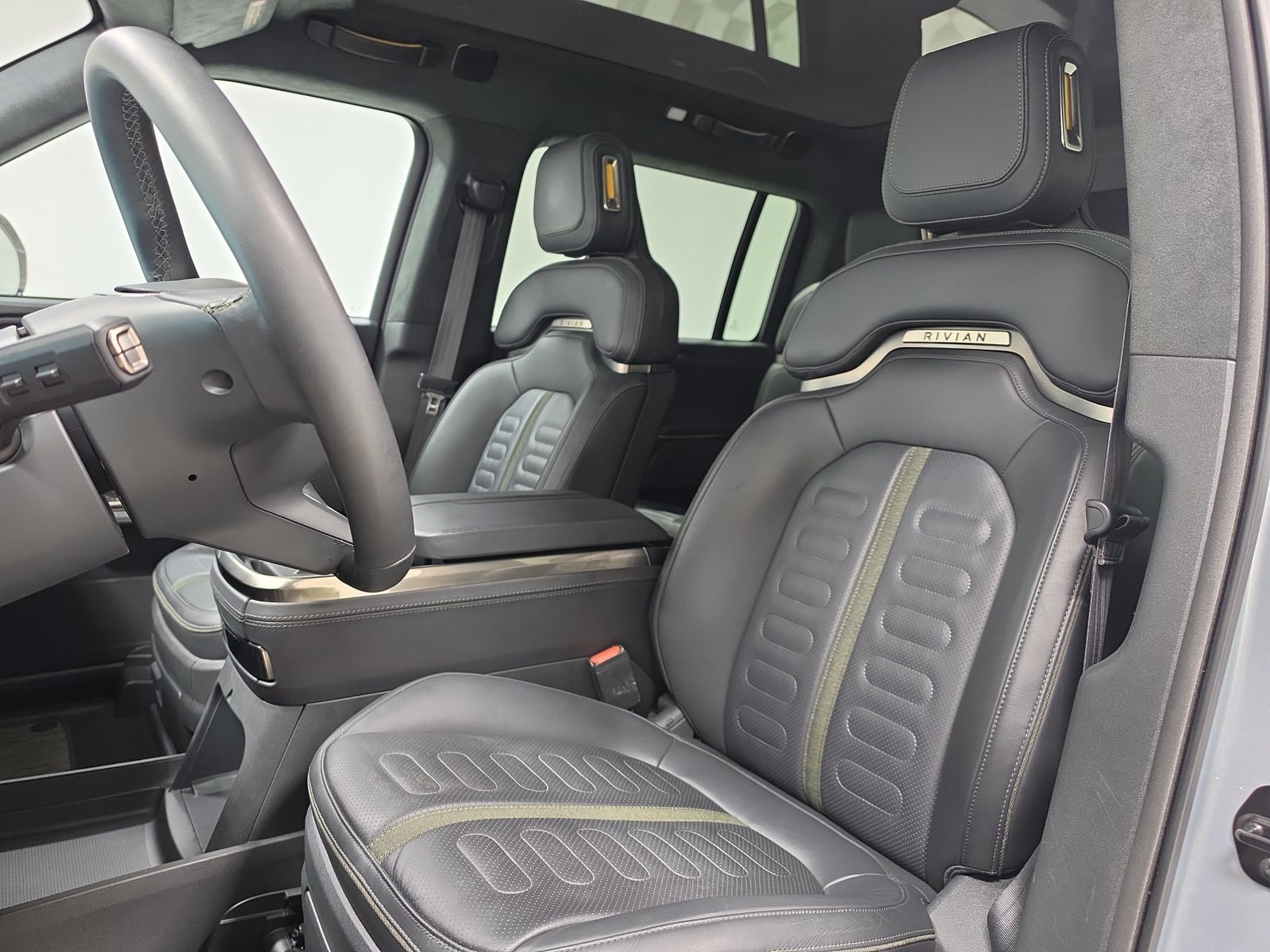 Used 2023 Rivian R1S Adventure Quad AWD/4WD image 20