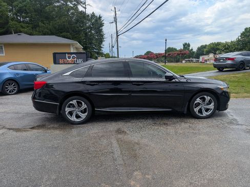 Used 2018 Honda Accord EX image 4