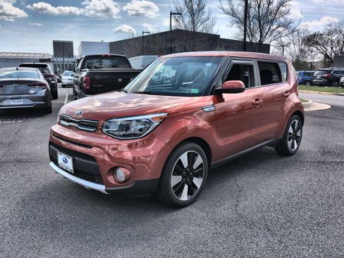 Used 2018 Kia Soul + image 4