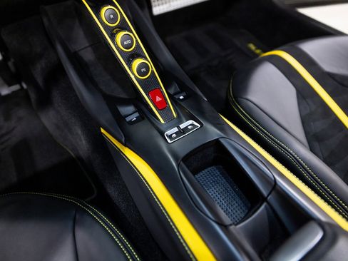 Used 2023 Ferrari 812 GTS image 62