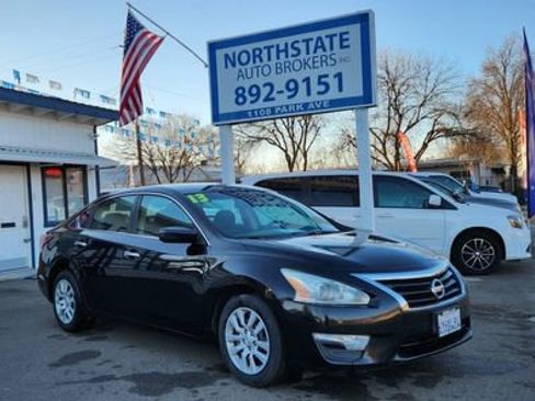 Used 2013 Nissan Altima 2.5 S image 1