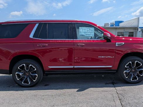 New 2026 GMC Yukon Denali w/ Denali Reserve Package AWD/4WD image 5