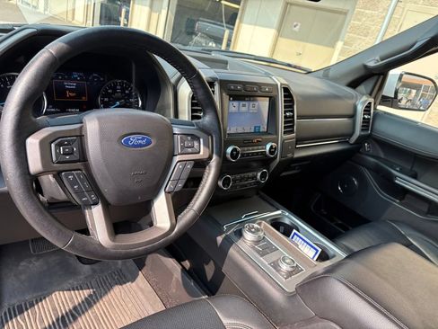 Used 2019 Ford Expedition Max XLT w/ Equipment Group 202A AWD/4WD image 17