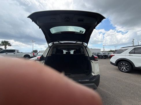 Used 2023 Nissan Rogue SV AWD/4WD image 7
