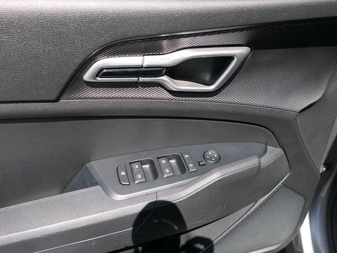 Used 2025 Kia Sportage LX FWD image 12