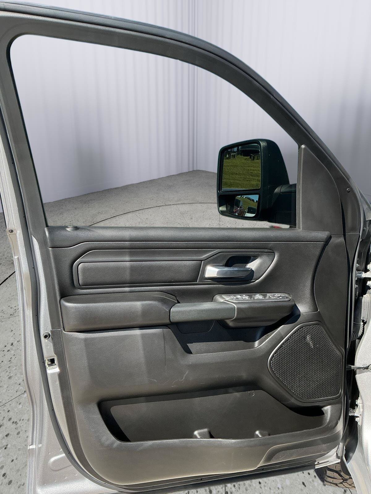 Used 2025 RAM 1500 Warlock AWD/4WD image 17