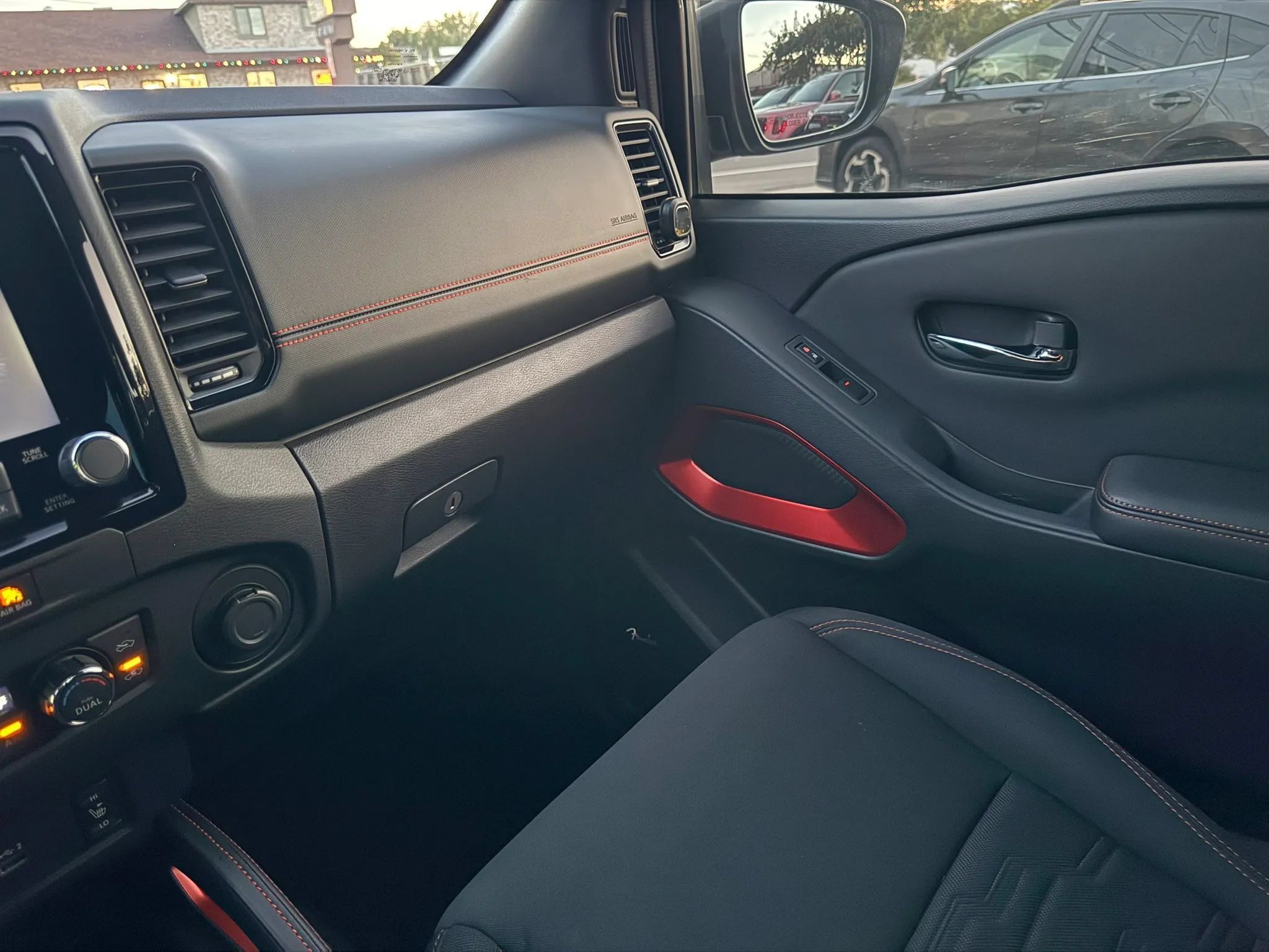 Used 2023 Nissan Frontier PRO-4X w/ Pro Convenience Package AWD/4WD image 17
