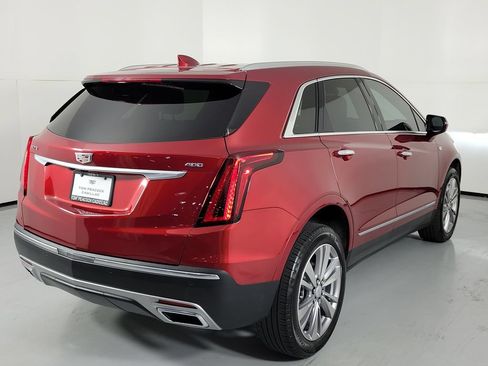 Used 2024 Cadillac XT5 Premium Luxury w/ LPO, Floor Liner Package FWD image 3