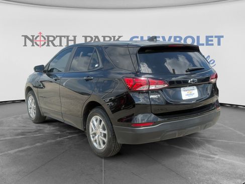 Used 2023 Chevrolet Equinox LS w/ LS Convenience Package FWD image 6