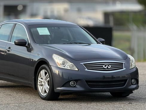 Used 2011 INFINITI G25 x w/ Moonroof Pkg AWD/4WD image 8