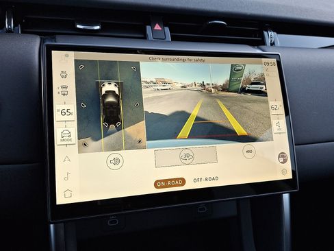 New 2025 Land Rover Discovery Sport S image 10