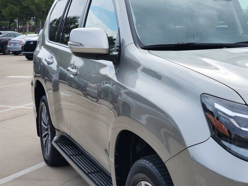 Used 2023 Lexus GX 460 Luxury AWD/4WD image 12