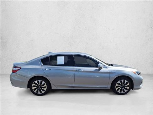 Used 2017 Honda Accord EX-L image 4