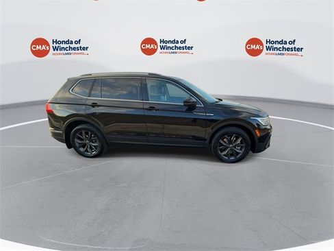 Used 2023 Volkswagen Tiguan SE image 11