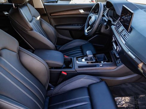 Certified 2023 Audi Q5 e Premium Plus w/ Premium Plus Package image 19