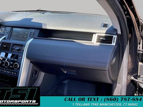 Used 2019 Land Rover Discovery Sport SE AWD/4WD image 17
