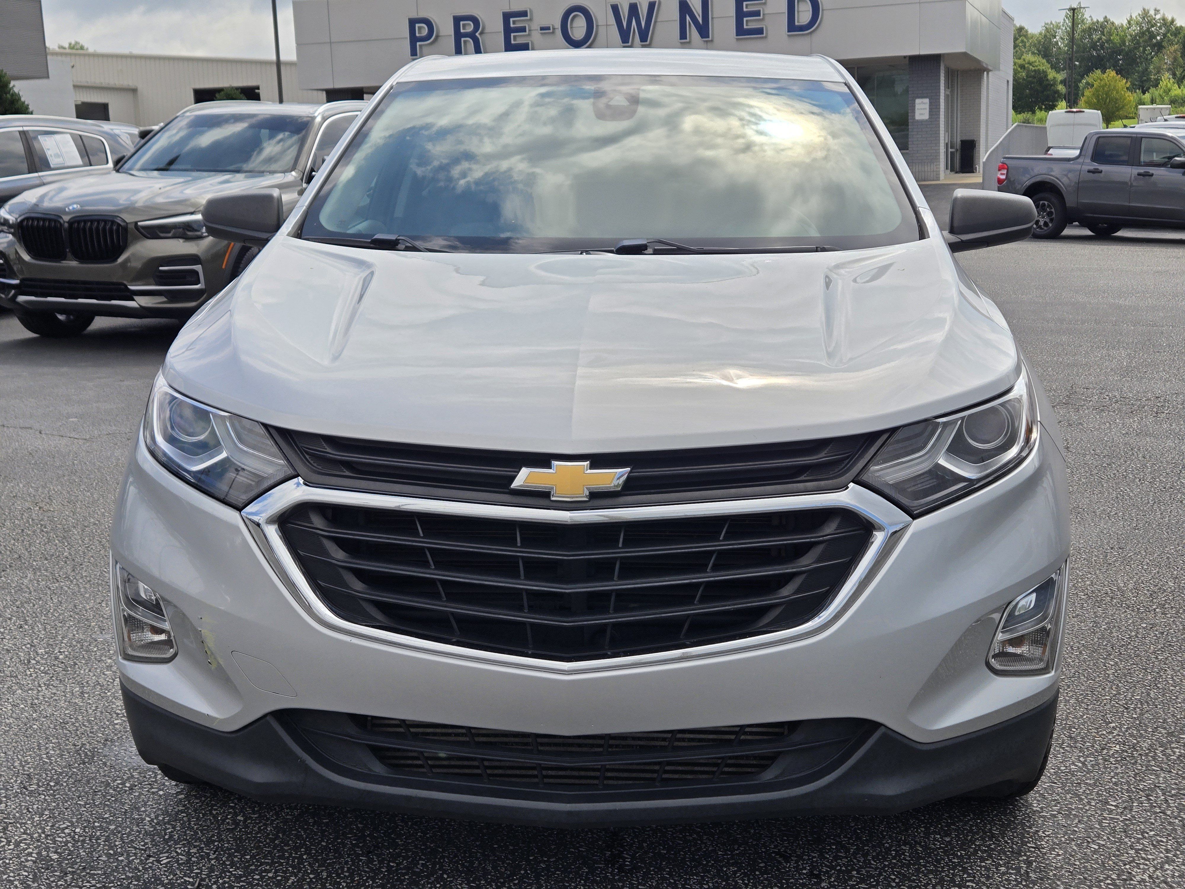 Used 2021 Chevrolet Equinox LS w/ LS Convenience Package FWD image 3