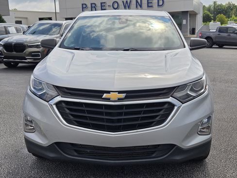 Used 2021 Chevrolet Equinox LS w/ LS Convenience Package FWD image 3